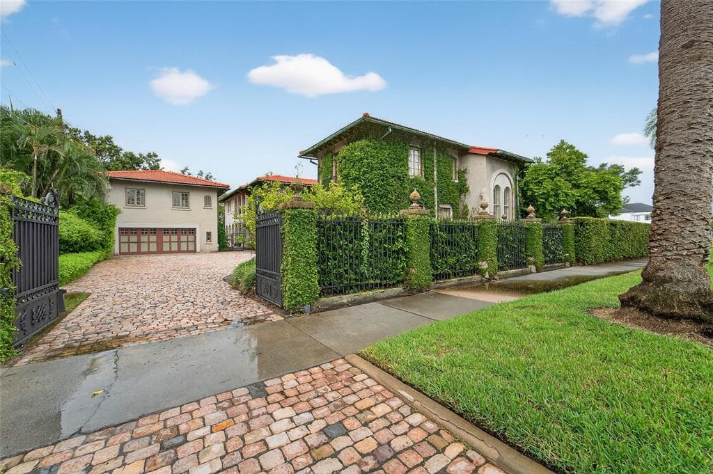 301 CASPIAN STREET, TAMPA, FL, 33606