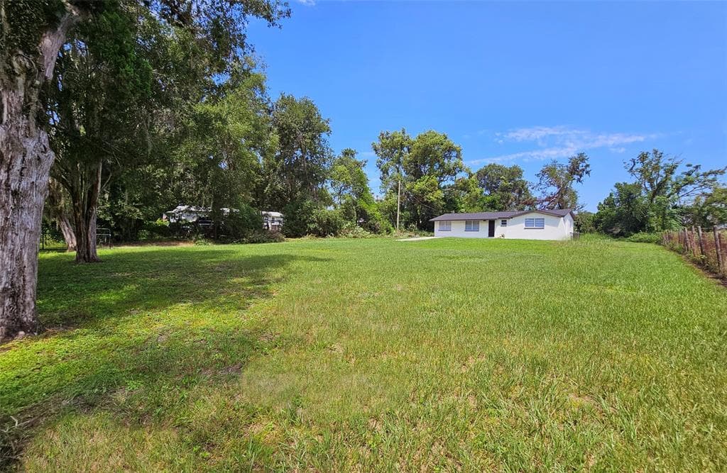 9526 EASTFIELD ROAD, THONOTOSASSA, FL, 33592 photo 4