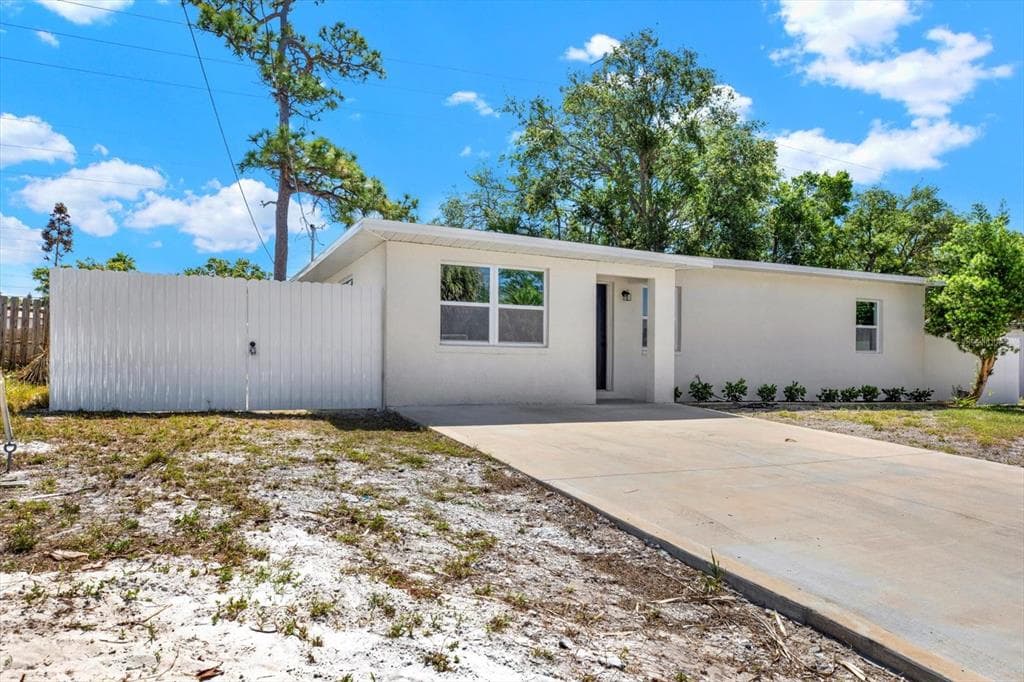 1235 STOCKTON Drive, CLEARWATER, FL 33755 photo 2