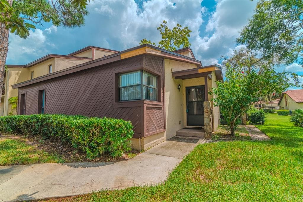 1200 TARPON WOODS Boulevard Unit P1, PALM HARBOR, FL 34685