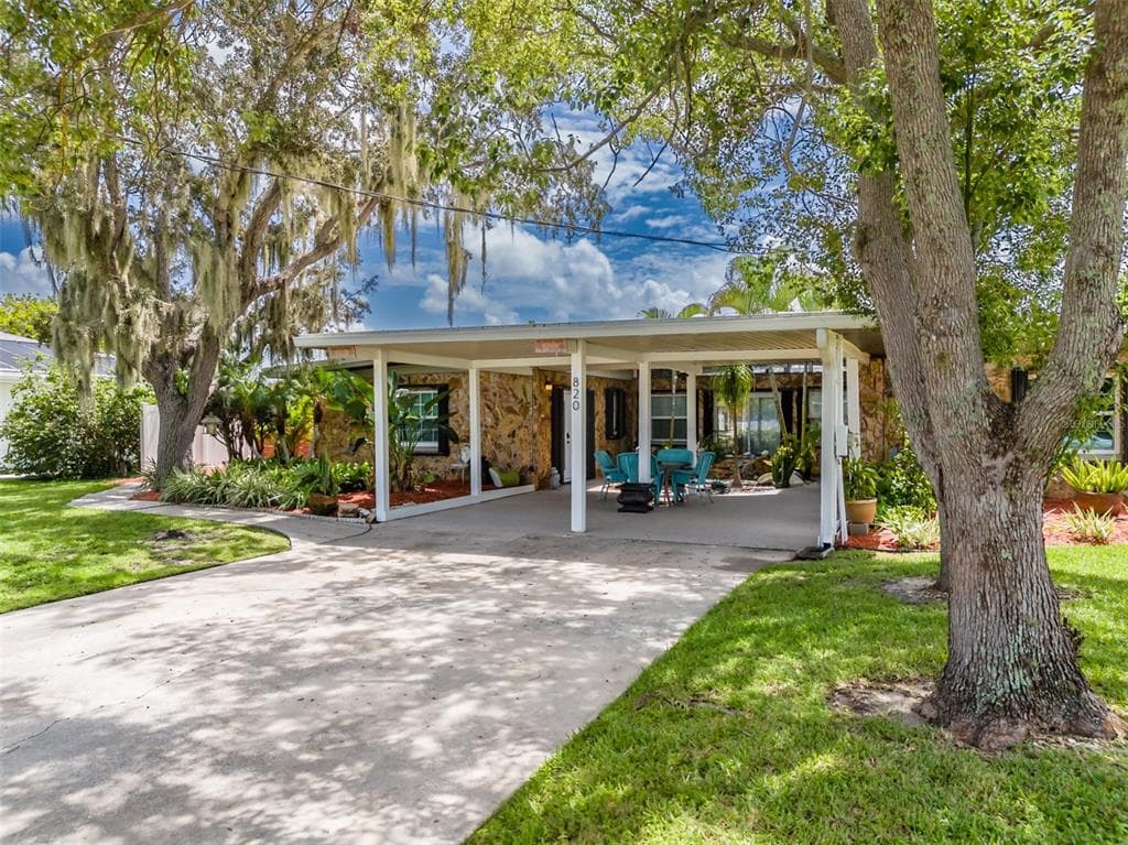 820 BLUE HERON Boulevard, RUSKIN, FL 33570 photo 5