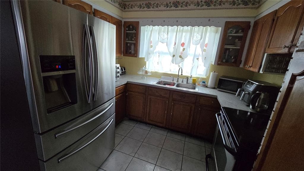 5490 Drive MARTIN LUTHER KING JR STREET, Street PETERSBURG, FL 33705 photo 3