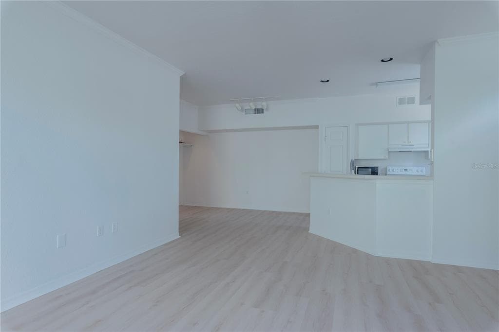 10430 WHITE LAKE COURT, TAMPA, FL 33626 photo 5