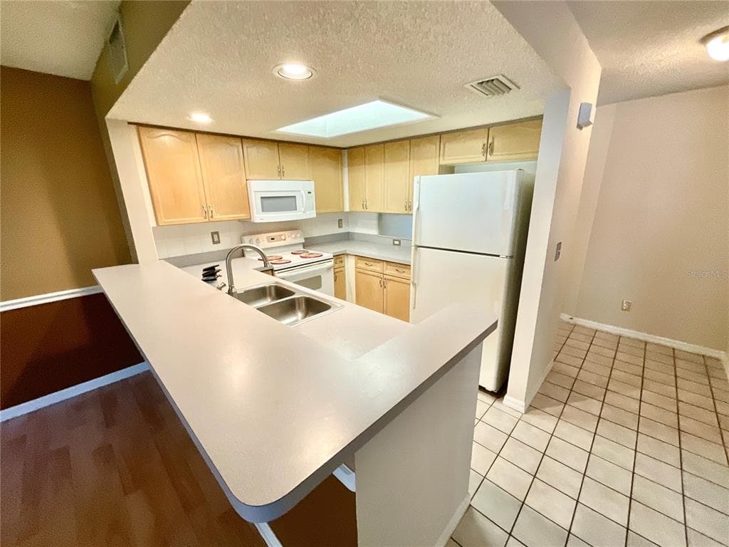 9211 JAKES PATH, LARGO, FL 33771 photo 5