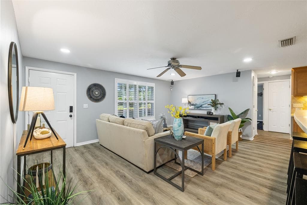 5330 BLACK PINE DRIVE, TAMPA, FL 33624 photo 4