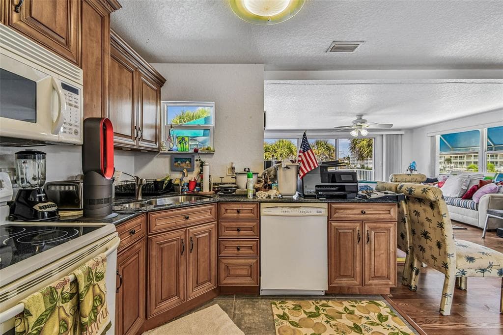 17729 GULF BOULEVARD, REDINGTON SHORES, FL 33708 photo 2