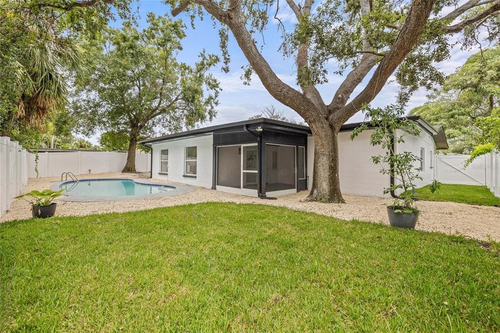 4822 BAY COURT Avenue, TAMPA, FL 33611 photo 2