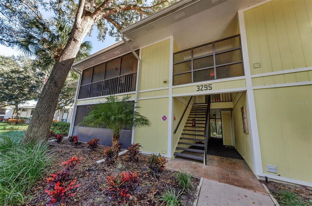 3295 FOX CHASE Circle Unit 104, PALM HARBOR, FL 34683 photo 3