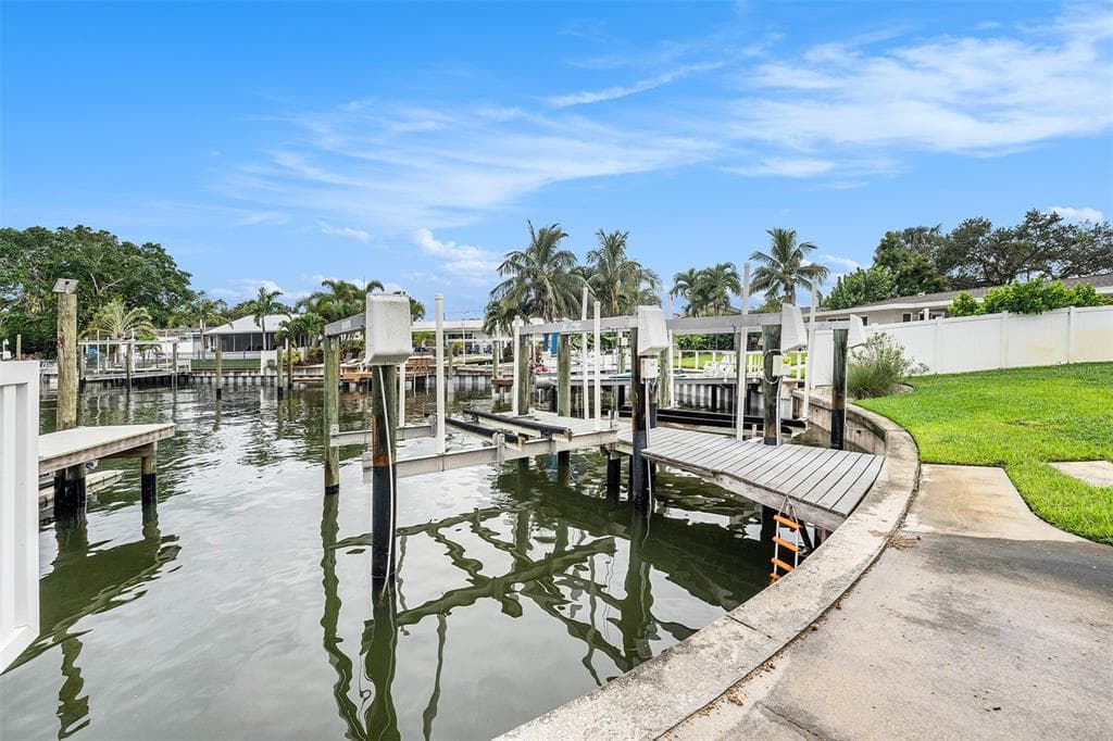 3401 COQUINA KEY DRIVE, ST PETERSBURG, FL, 33705 photo 5