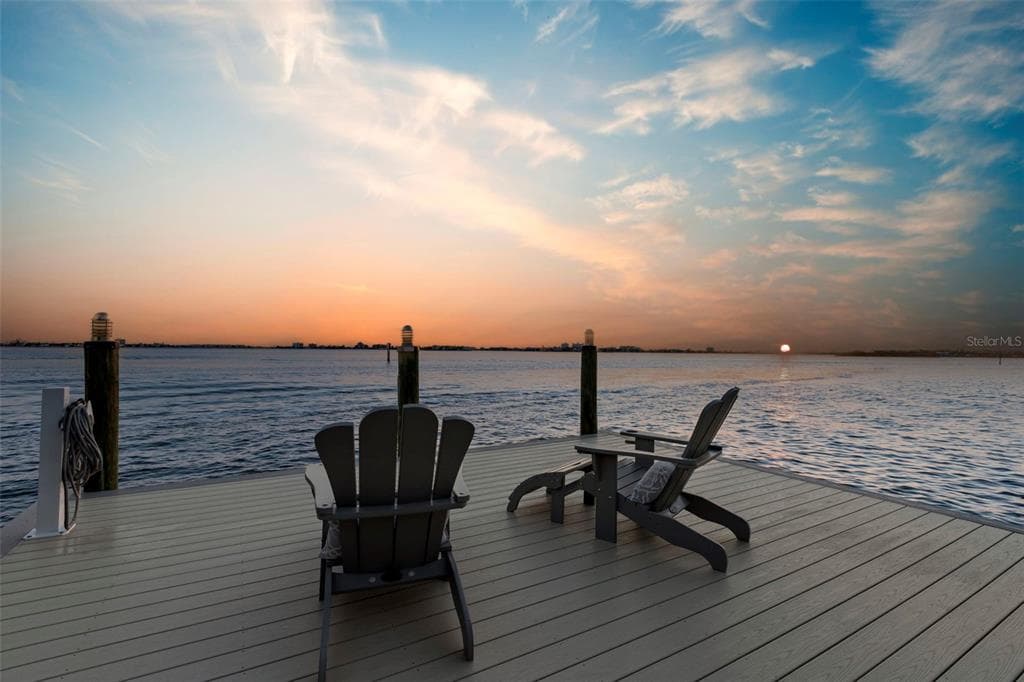 5907 BAYVIEW CIRCLE, GULFPORT, FL 33707 photo 3