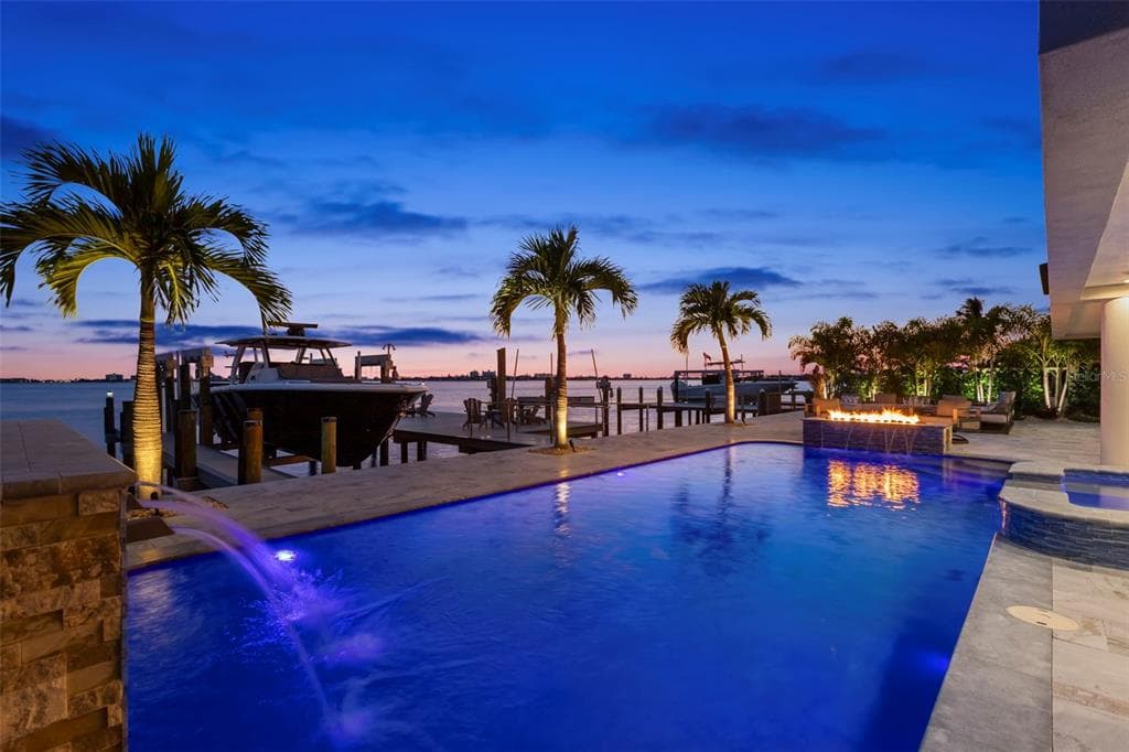 5907 BAYVIEW CIRCLE, GULFPORT, FL 33707 photo 4