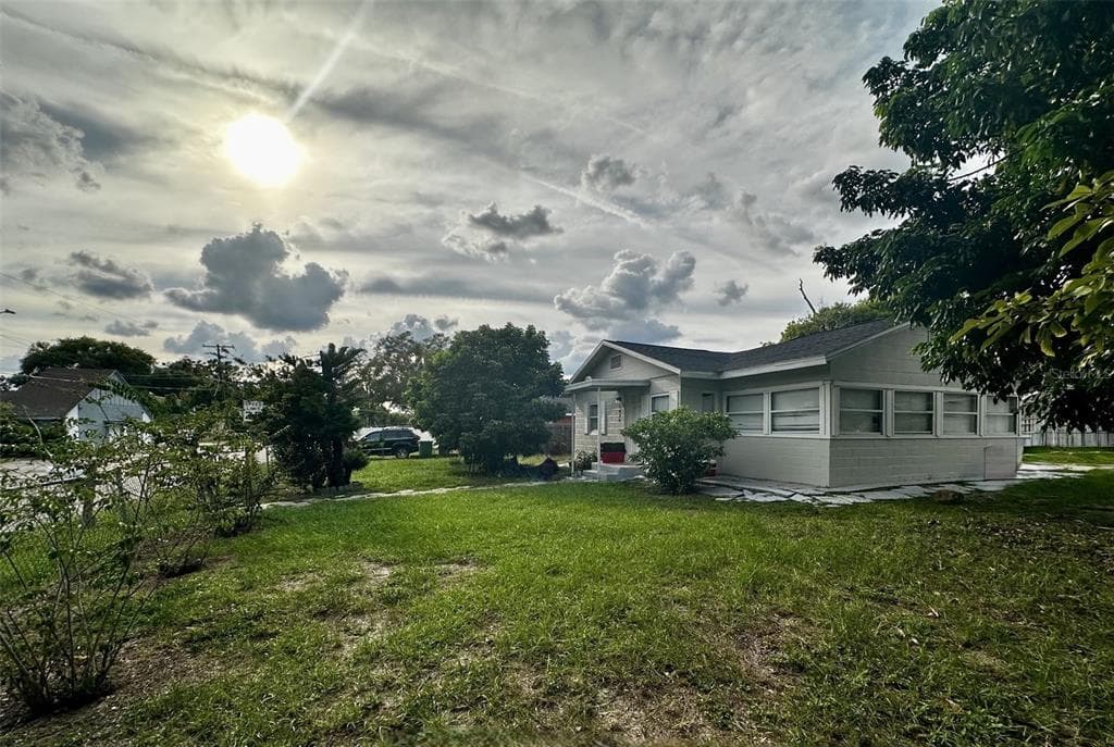 1426 HOLLAND AVENUE, TAMPA, FL 33612 photo 2