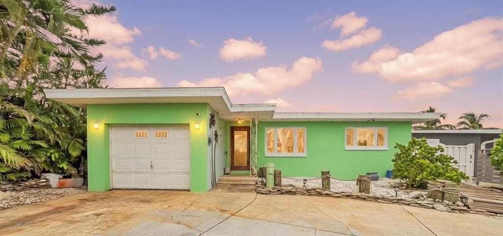 17714 LONG POINT Drive, REDINGTON SHORES, FL 33708 photo 2