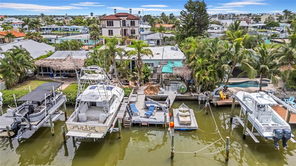 17714 LONG POINT Drive, REDINGTON SHORES, FL 33708 photo 3