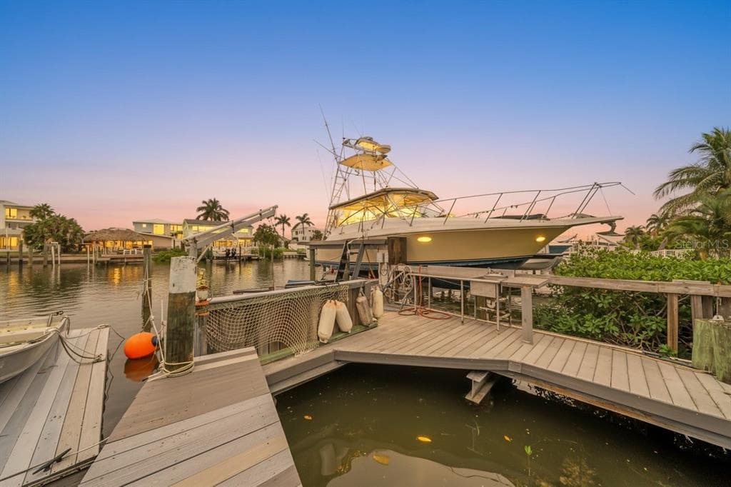 17714 LONG POINT Drive, REDINGTON SHORES, FL 33708