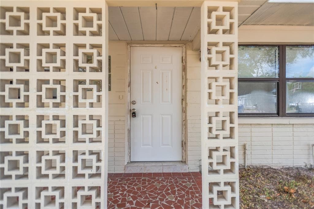 6360 34TH Avenue, Street PETERSBURG, FL 33710 photo 4