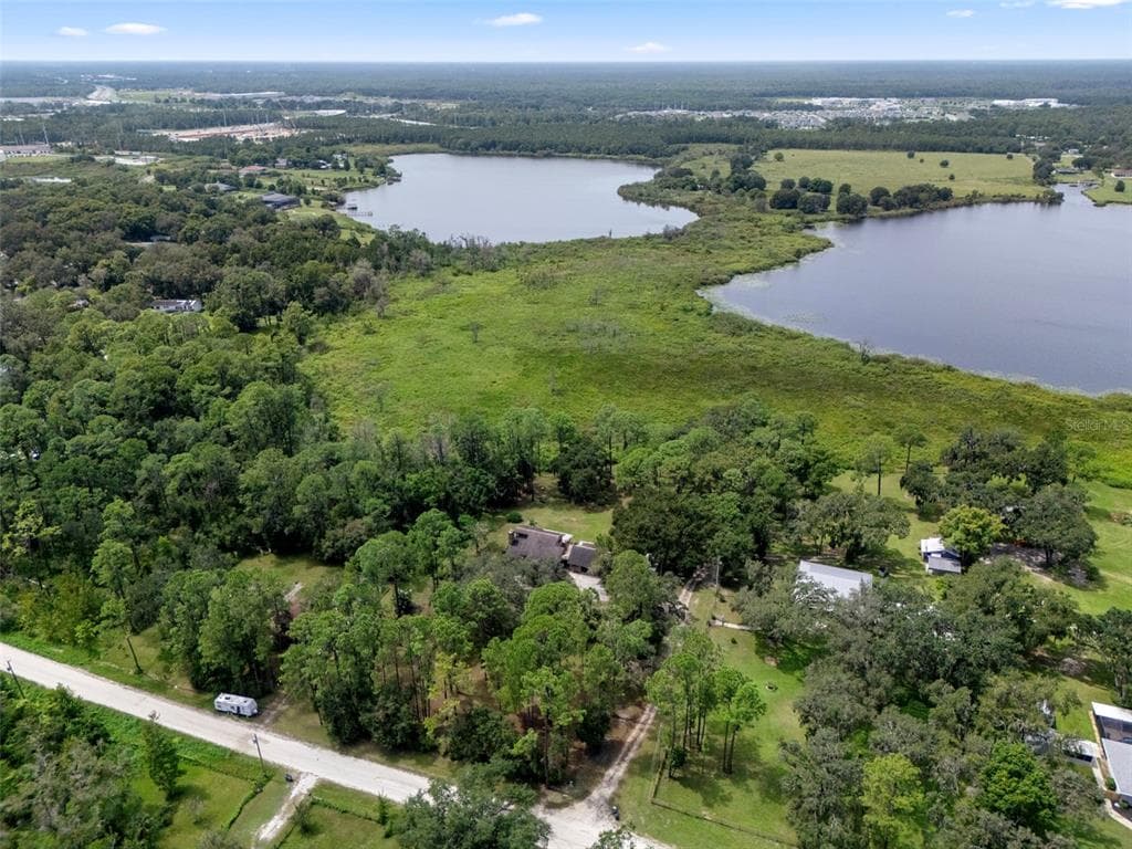 8605 FUSSELL Drive, WESLEY CHAPEL, FL 33545 photo 4