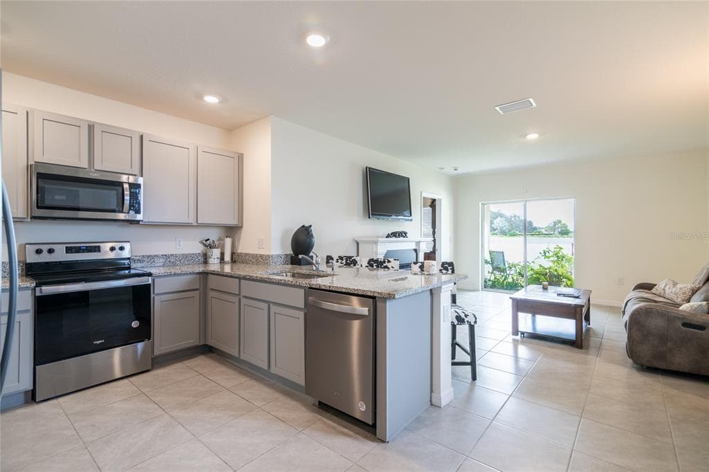 33860 JASMINE STAR LOOP, WESLEY CHAPEL, FL 33543 photo 2