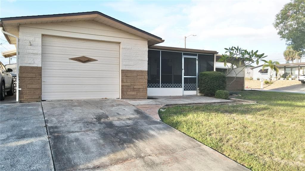 4935 GUARDIAN AVENUE, HOLIDAY, FL 34690 photo 3