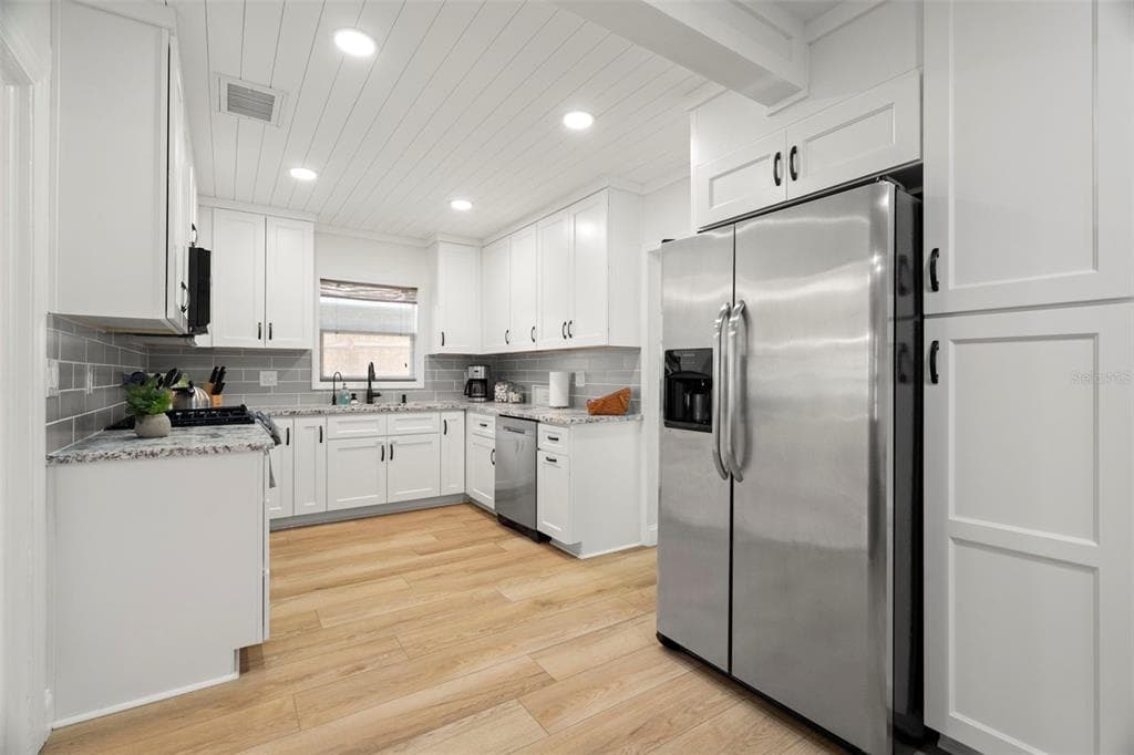 910 PALMETTO DRIVE, SAFETY HARBOR, FL 34695 photo 3