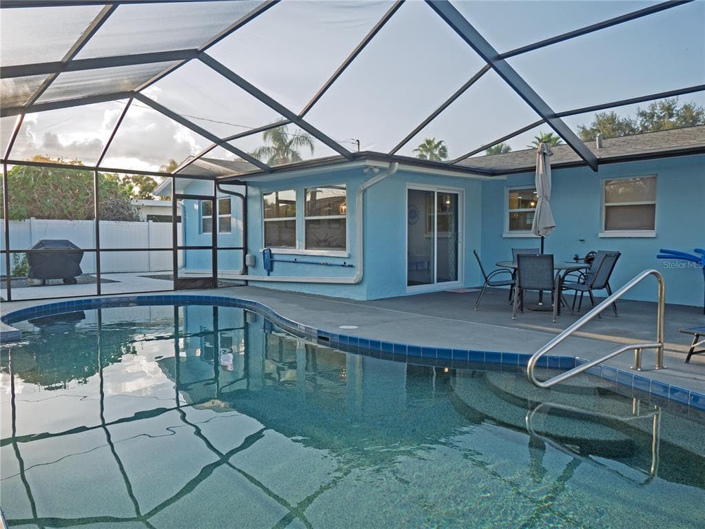 13702 MARTINIQUE DRIVE, SEMINOLE, FL 33776 photo 2