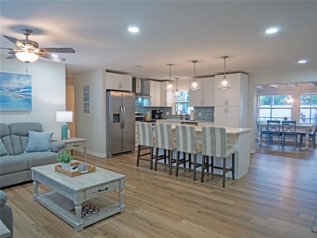 13702 MARTINIQUE DRIVE, SEMINOLE, FL 33776 photo 4