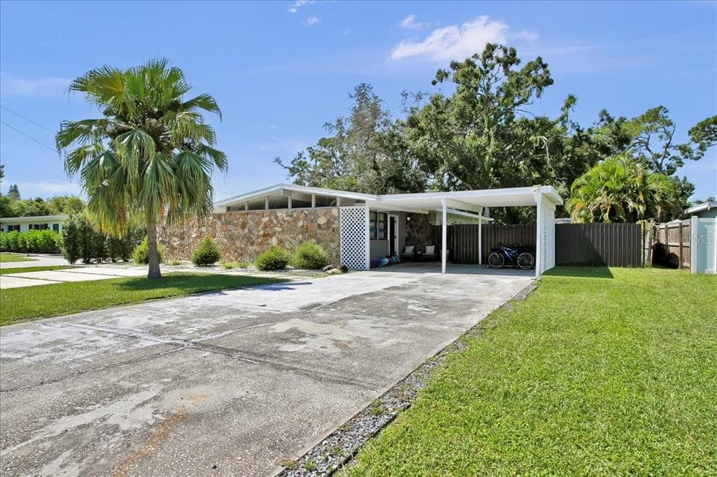 7502 LAKESIDE BOULEVARD, TAMPA, FL 33614 photo 4