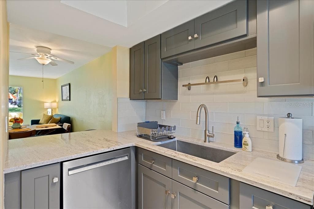 200 GLENNES LANE Unit 108, DUNEDIN, FL 34698 photo 4