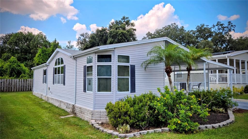 5823 NAVAHO COURT, ZEPHYRHILLS, FL 33542 photo 3