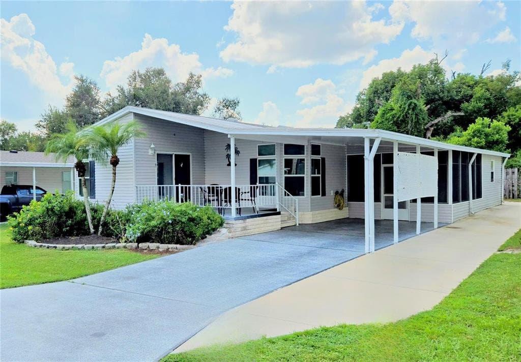 5823 NAVAHO COURT, ZEPHYRHILLS, FL 33542