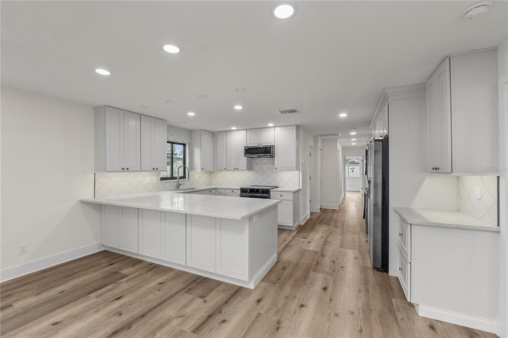 3819 SHORE ACRES BOULEVARD, ST PETERSBURG, FL, 33703 photo 4