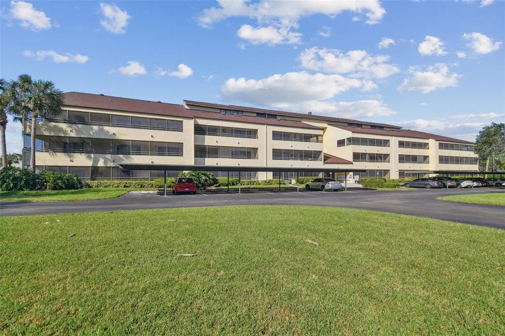 13612 VILLAGE Drive Unit 5311, TAMPA, FL 33618 photo 4