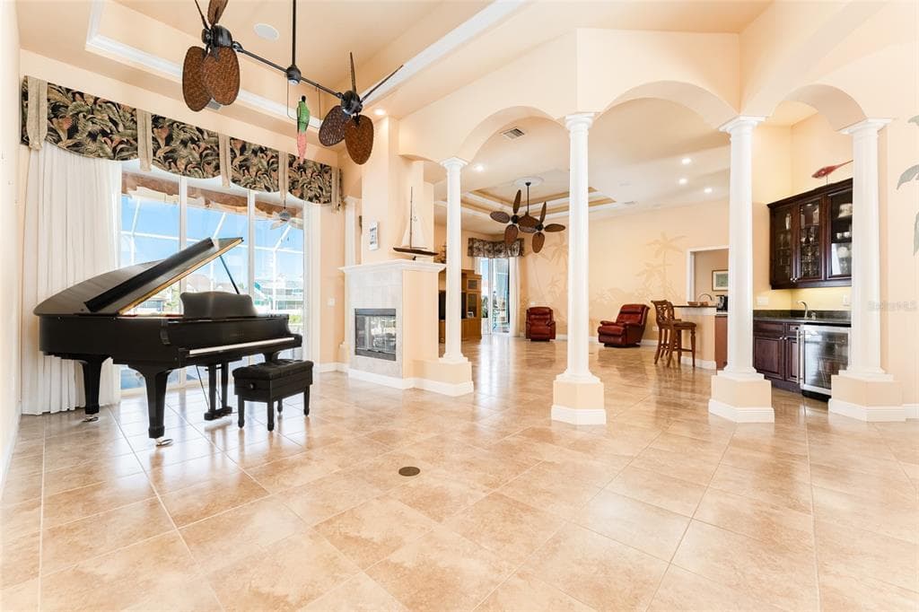 825 BIRDIE WAY, APOLLO BEACH, FL 33572 photo 3