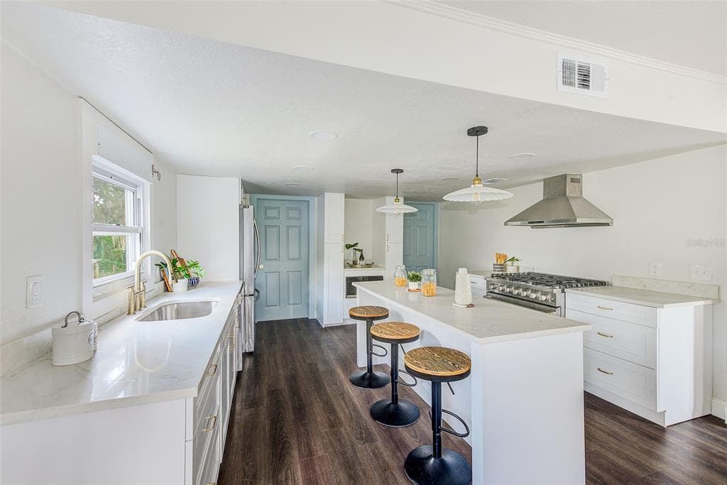 2003 SAM ALLEN Road, PLANT CITY, FL 33565 photo 4