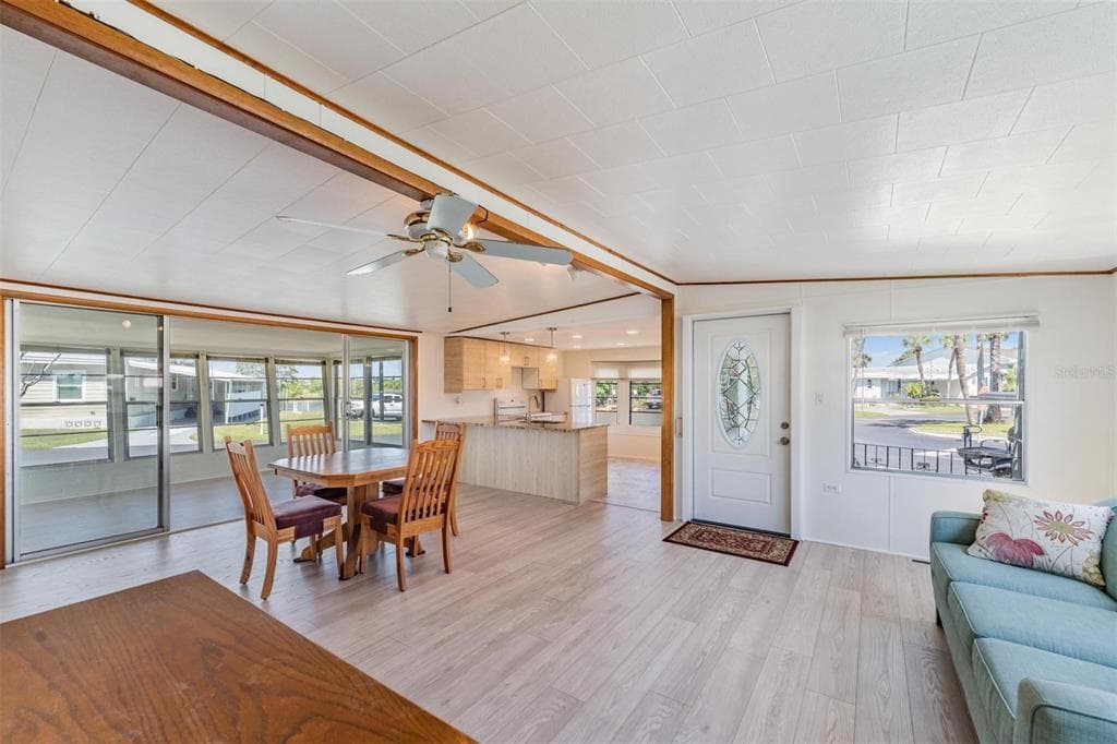 4851 GANDY Boulevard Unit B7L46, TAMPA, FL 33611 photo 3