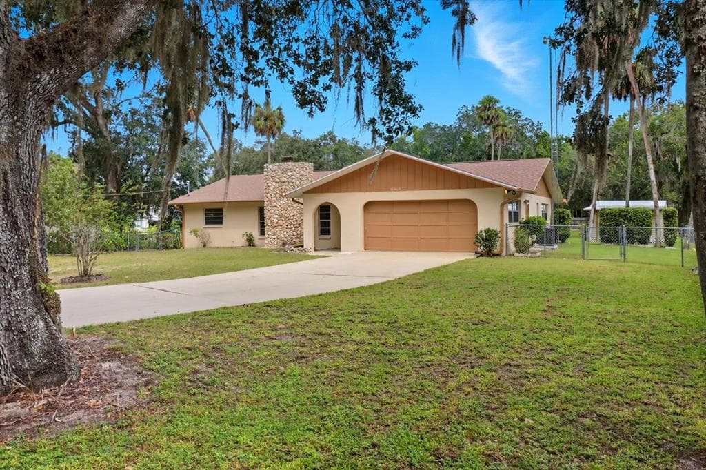 10469 MAIN STREET, HOMOSASSA, FL 34448