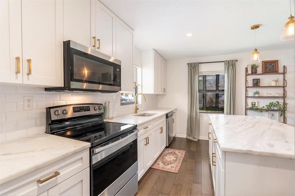 2017 HENRY AVENUE, TAMPA, FL 33610 photo 3