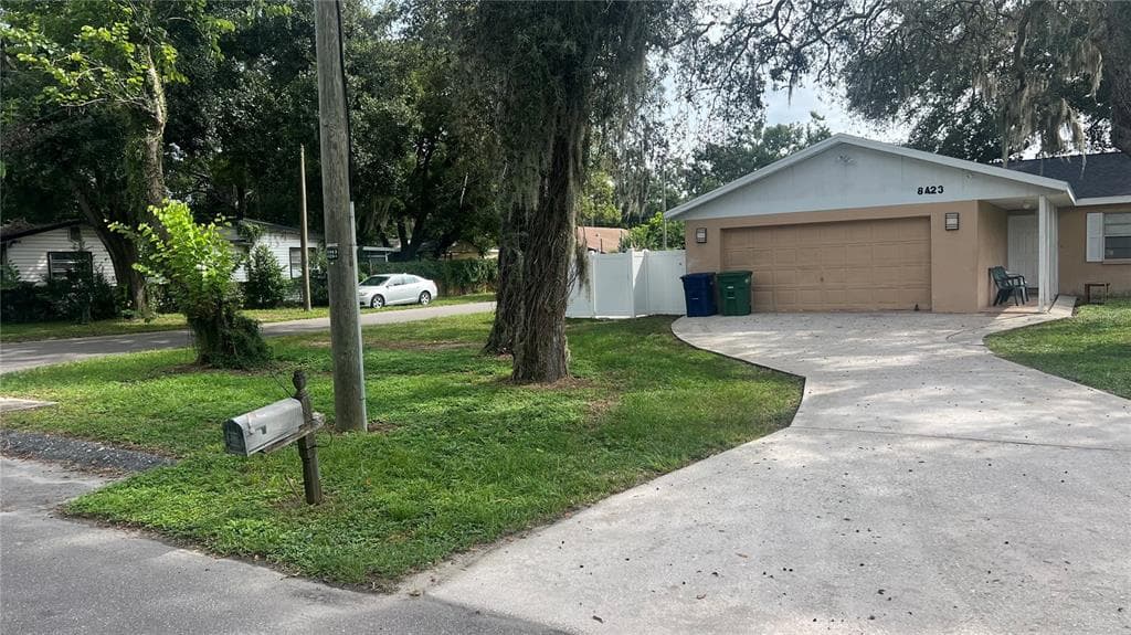 8423 OTIS AVENUE, TAMPA, FL 33604 photo 2