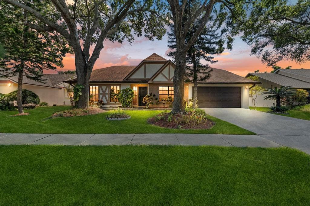 15013 REDCLIFF Drive, TAMPA, FL 33625 photo 2