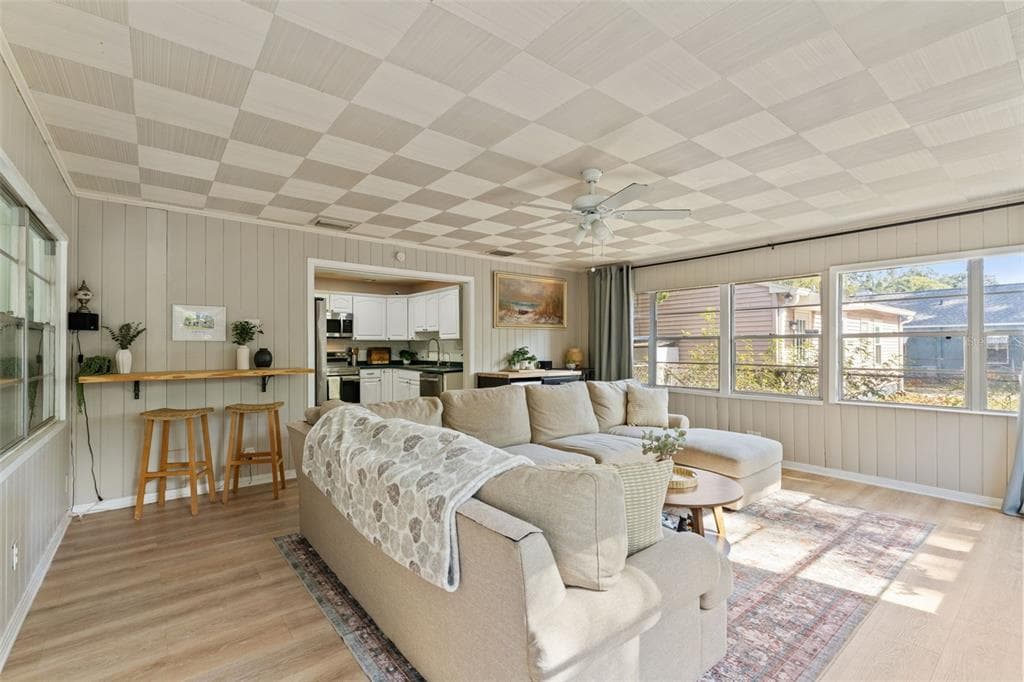 1215 LAMBRIGHT Street, TAMPA, FL 33604 photo 2