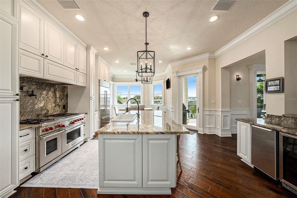 231 MIDWAY Island, CLEARWATER BEACH, FL 33767 photo 4