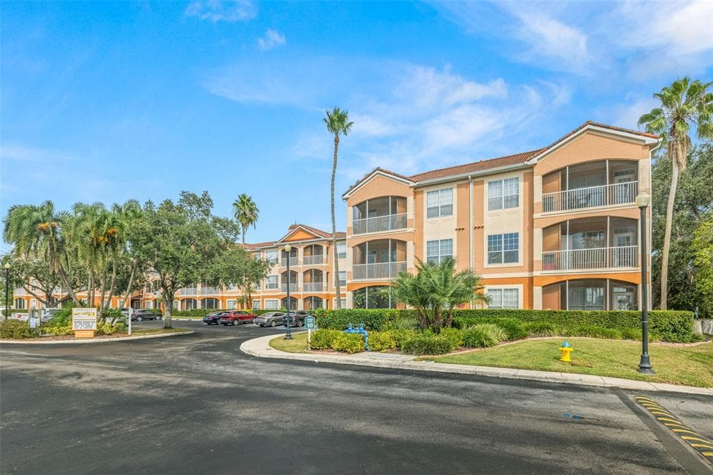 5000 CULBREATH KEY WAY Unit 1-205, TAMPA, FL 33611