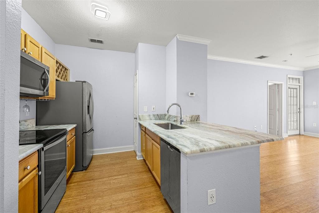5000 CULBREATH KEY WAY Unit 1-205, TAMPA, FL 33611 photo 4