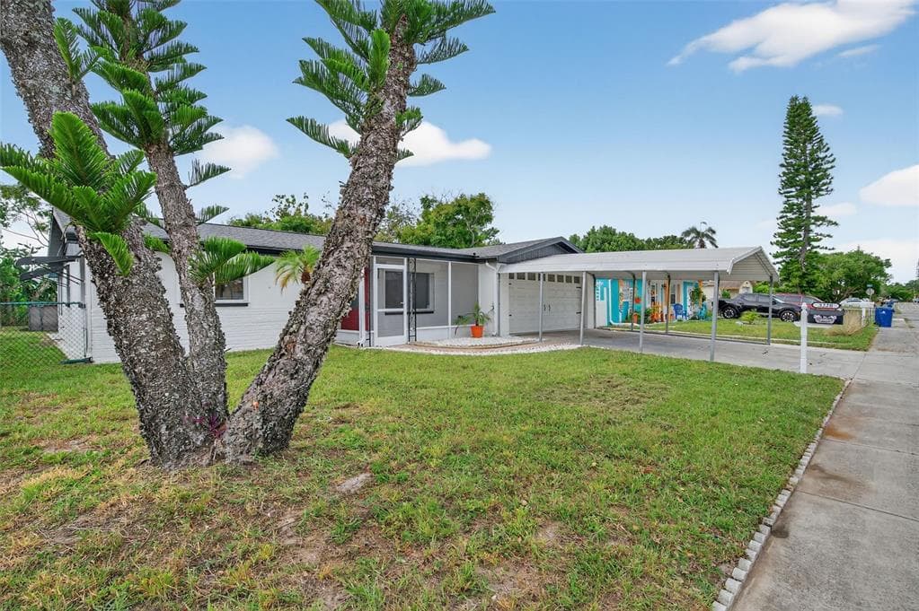 3220 FAIRMOUNT Drive, HOLIDAY, FL 34691 photo 2