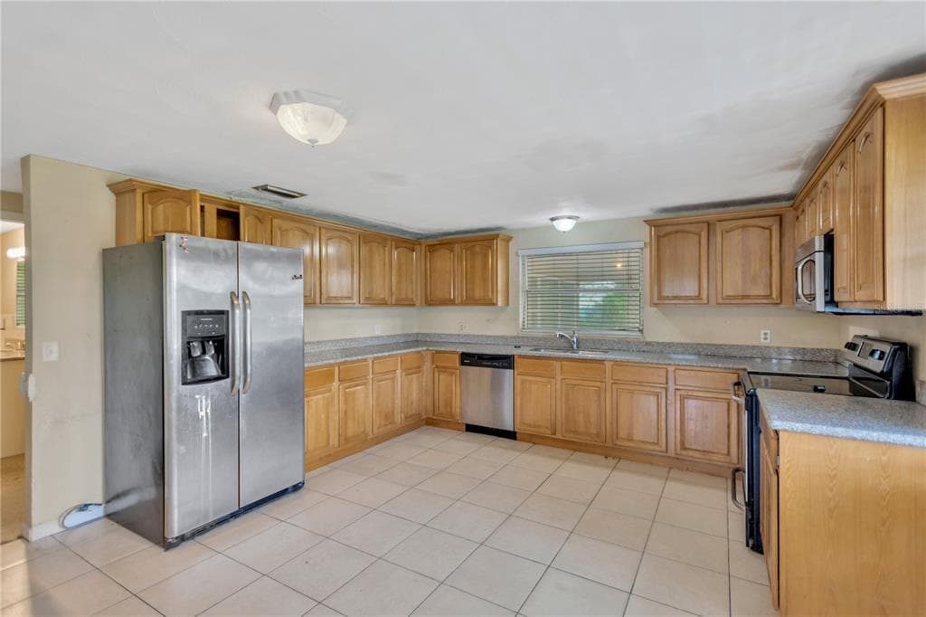 37317 LEMON AVENUE, ZEPHYRHILLS, FL, 33541 photo 5