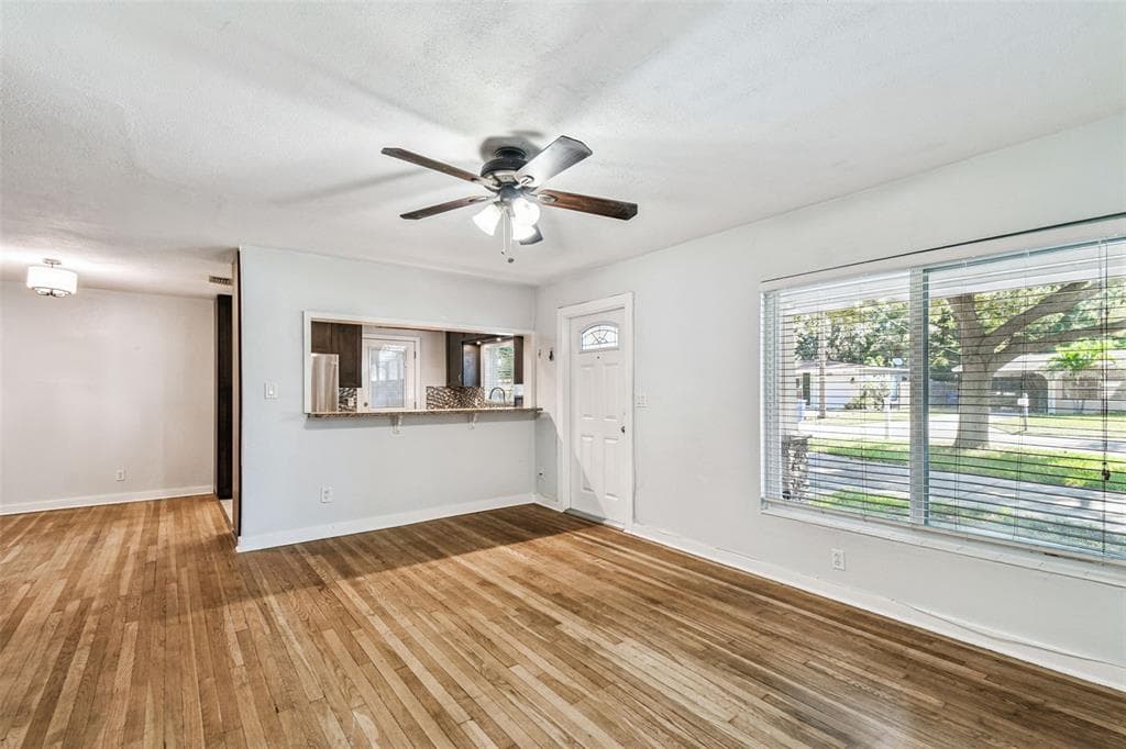 4507 LOIS AVENUE, TAMPA, FL 33611 photo 3