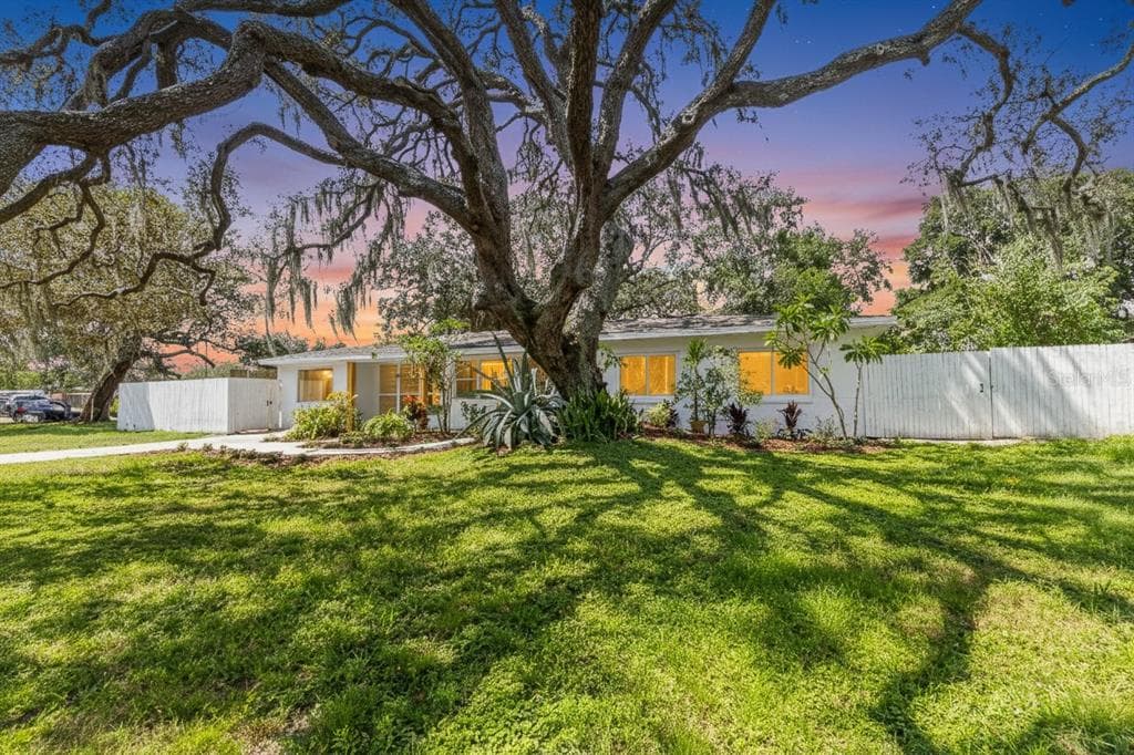 6013 ROBERTA CIRCLE, TAMPA, FL 33604 photo 2