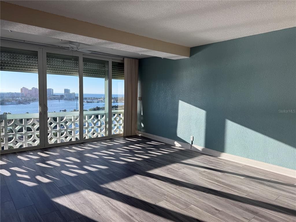 31 ISLAND WAY Unit 1107, CLEARWATER BEACH, FL 33767 photo 5