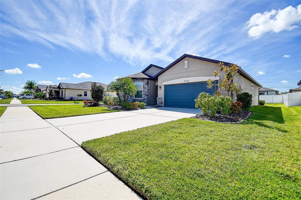 11723 CLARE HILL AVENUE, RIVERVIEW, FL 33579 photo 2