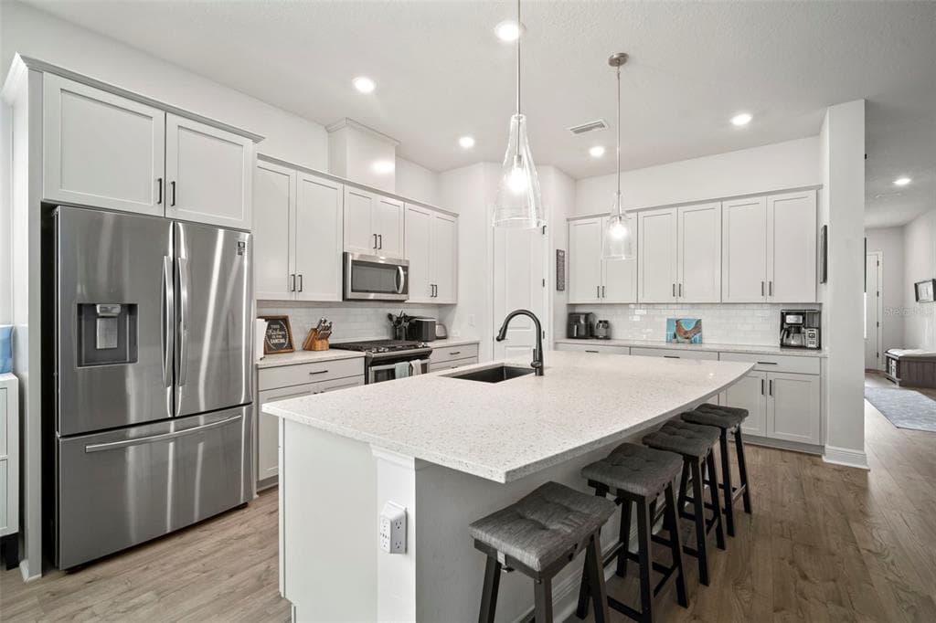 5923 SILVER SUN Drive, APOLLO BEACH, FL 33572 photo 3